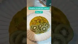 Day 2/7 - Moringa omlette with a vitamin c rich fruit
