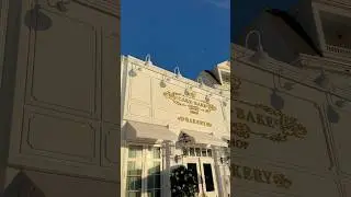 Let&rsquo;s get cake & cocktails&nbsp;at The Cake Bake Shop on Disney&rsquo;s Boardwalk! 🍰🥂 #disneyresort #disney
