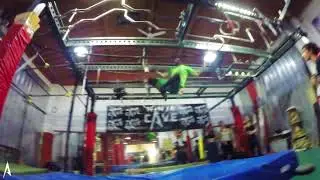 &rarr; One Arm Leap &larr; NINJA CAVE TRAINING | Michele Silvestri | Parkour Conditioning | Obstacle Training