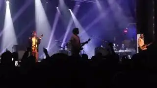 Jet - Cold Hard Bitch (Live in Montr&eacute;al)
