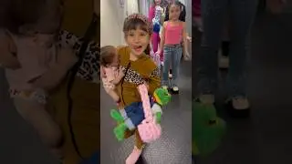 Modelando las bolsas que nos teji&oacute; mi abuelita #mimi 👜😍Comenta cu&aacute;l fue tu favorita💬☺️