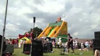 2-Second Pause performing live...