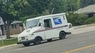 7200180 USPS mail truck
