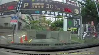 台中家樂福青海店地下停車場