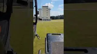 Вертолёт MH-6 Little Bird &mdash; посадка на низком уровне здания