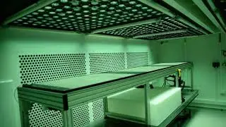 'MultiCam Dynamic Light' Walk-in Chamber.