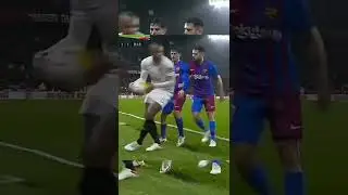 Kounde vs Alba 🥶 #shorts #cr7 #realmadrid #barcelona #benzema #messi #world