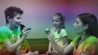 Piros toj&aacute;s, feh&eacute;r nyuszi,  vide&oacute;&eacute;rt  j&aacute;r egy puszi. :)