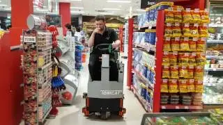 Tomcat Pro 24E rider scrubber dryer