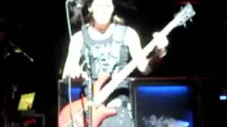 Sick Puppies 3 Emma Anzai's Bass Solo.AVI