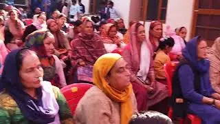 ठठलेहड़ पंचायत में जनता के बीच पहुंचीं विधायक कमलेश ठाकुर, मौके पर सुलझाईं समस्याएं #dehra 
