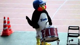 つば九郎の面白アクション