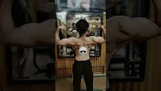 posing time 🤯 #viral #motivation #gymworkout #shorts