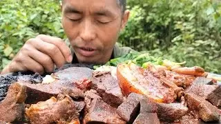 Eating Delicious Pork Fat, Pork Liver, Pork Blood, Kidney Beans & Green vegetables NE-INDIA.