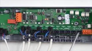 Elektrische aansluitingen van de HCE80 | Honeywell Home