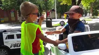 Kids Ride on Power Wheel police Car and Play with Cars | Дети играют в машинки