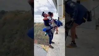 couple kiss bungee jumping together ❤️😍#shorts #bungeejumping #adventure #kiss  #love #together #top