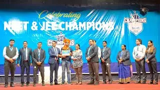 Aakash (AESL) rewards NEET & JEE Advanced Conquerors at 'Champions of Aakash 2025' Event in Mumbai