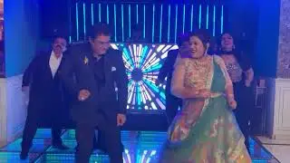 Dance performance by mummy papa, daddy mumma and maasi and uncle on our wedding #Kunj