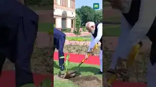 President of Mongolia, Khurelsukh Ukhnaa, meets PM Modi at Hyderabad House in Delhi