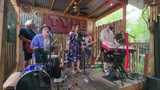 Java Llamas - Sledgehammer (Peter Gabriel)