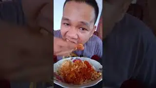 Makan nasi pake gulai kacuik lamak Bana sanak