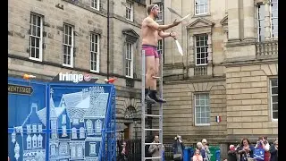 Edinburgh fringe festival street performers