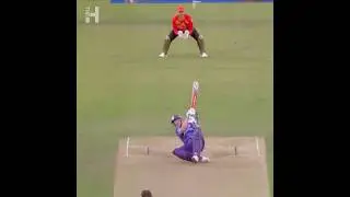 Harry Brook&rsquo;s incredible scoop shot in The Hundred