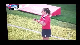 scandaleux. essai refusé de Coralie Bertrand au rugby seven.look at the stunned face of the referee