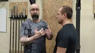 Удары основанием ладони.