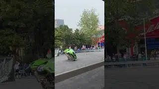 飞车单边特技表演武汉欢乐谷
