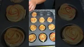 Impress your guests with this amazing edible apple flowers!🤤😍 #shorts #baking #food #foodie