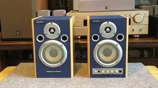 Roland Edirol Model №MA-10D Monitor-Powered Speakers Built-in &rdquo;Analog/Digital&rdquo; Amplifier.
