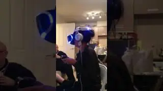 Resident Evil 7 - Funny Scream Reaction - Kitchen Demo - Playstation VR