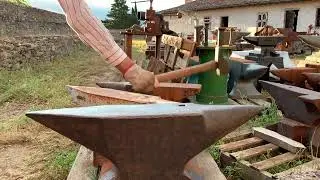 722 pound big size french anvil