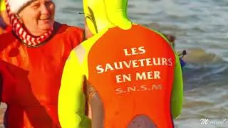 la snsm du tréport pour le dernier bain de l'année le 31 12 2025 vidéo music