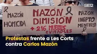 Protestas frente a Les Corts contra Carlos Maz&oacute;n