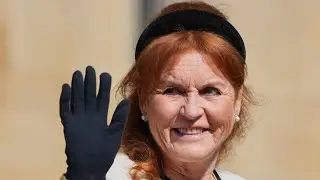 Сара Фергюсон уезжает за границу, чтобы обдумать свои дальнейшие действия в преддверии выселения ...