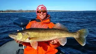 Oconto Break Water | Green Bay Walleyes! Ep.1 Fishing The Bay
