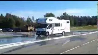 Caravanhallen Haninge p&aring; halt v&auml;glag