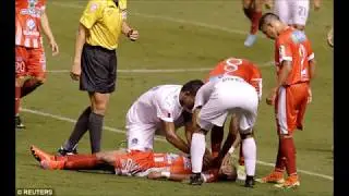 Costa Rica winger Kenny Cunningham knocked out in horror collision