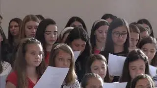 Corul de Fete Gloria Bujac-Copil gingaș, duios