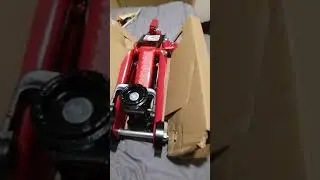Hyper Tough 2 ton jack unboxing