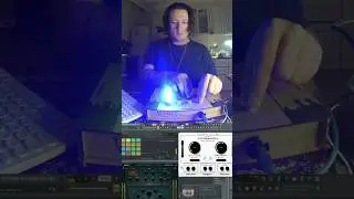 я хотел это сделать 10 лет. и сделал наконец-то. #arduino #sampletypebeat #drummachines #metalcore
