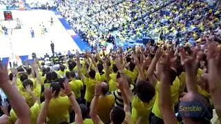 Şampiyon takımın oyuncularına, eksiksiz sırayla yapılan tezahüratlar
