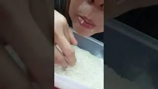 asmr raw rice eating( snacking) # asmr #cravings #satisfying #rawriceasmr