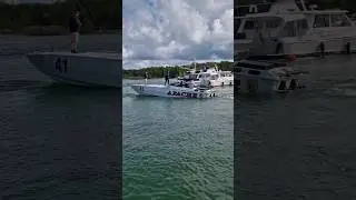 Loud V8 Powerboat! Apache 41.