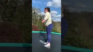 How to impress your friends on the trampoline🔥 #challenge #trampoline #tricks #tutorial