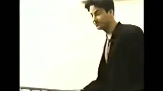 Keanu reeves kiss