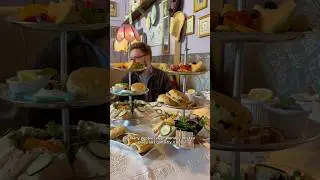 Некоторые говорят, что это лучший послеобеденный чай в Сан-Франциско. Чайная комната Lovejoy&rsquo;s. В...